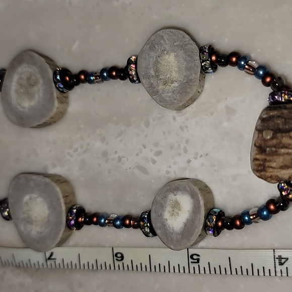 Deer Horn Necklace - Picture 5 of 6